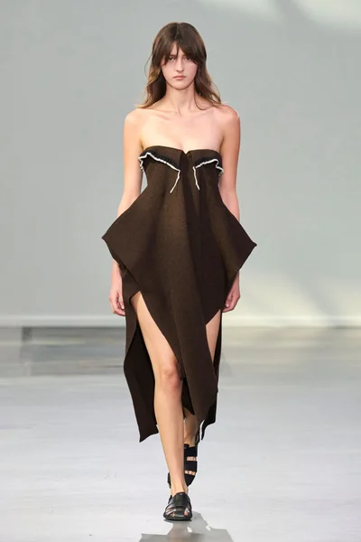 Look 30
